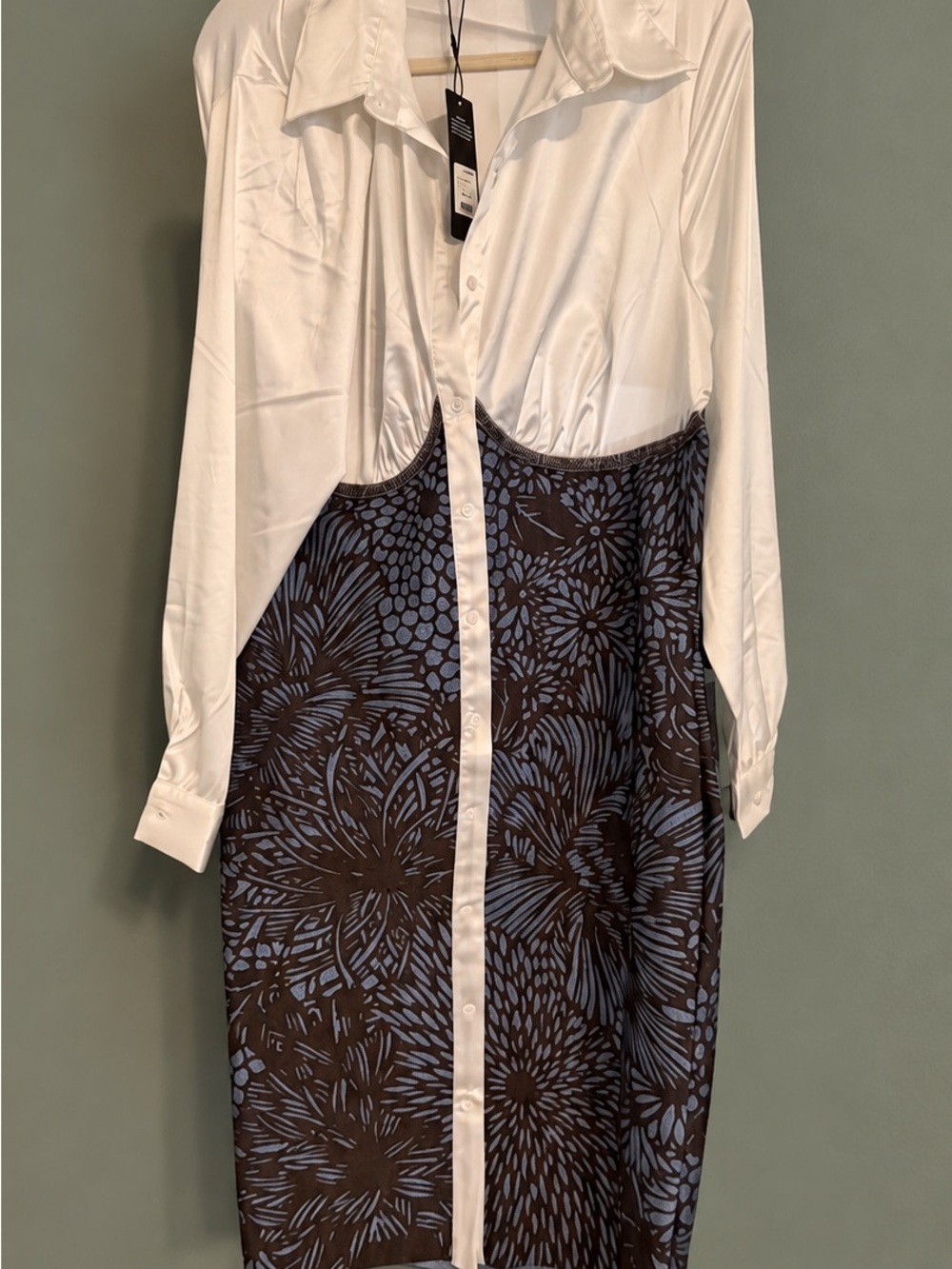 New with Tags- Fashion Nova White & Blue Floral Bandage Midi Dress - Picture 2 of 2